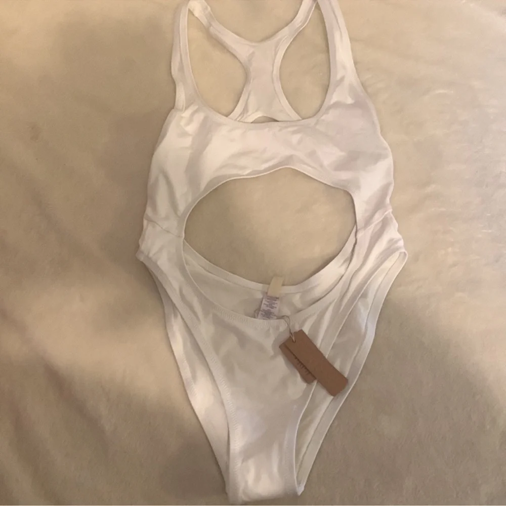SKIMS SWIM (B18) ❤️(NWT-L-MARBLE COLOR) Cut Out Monokini Swim Suit